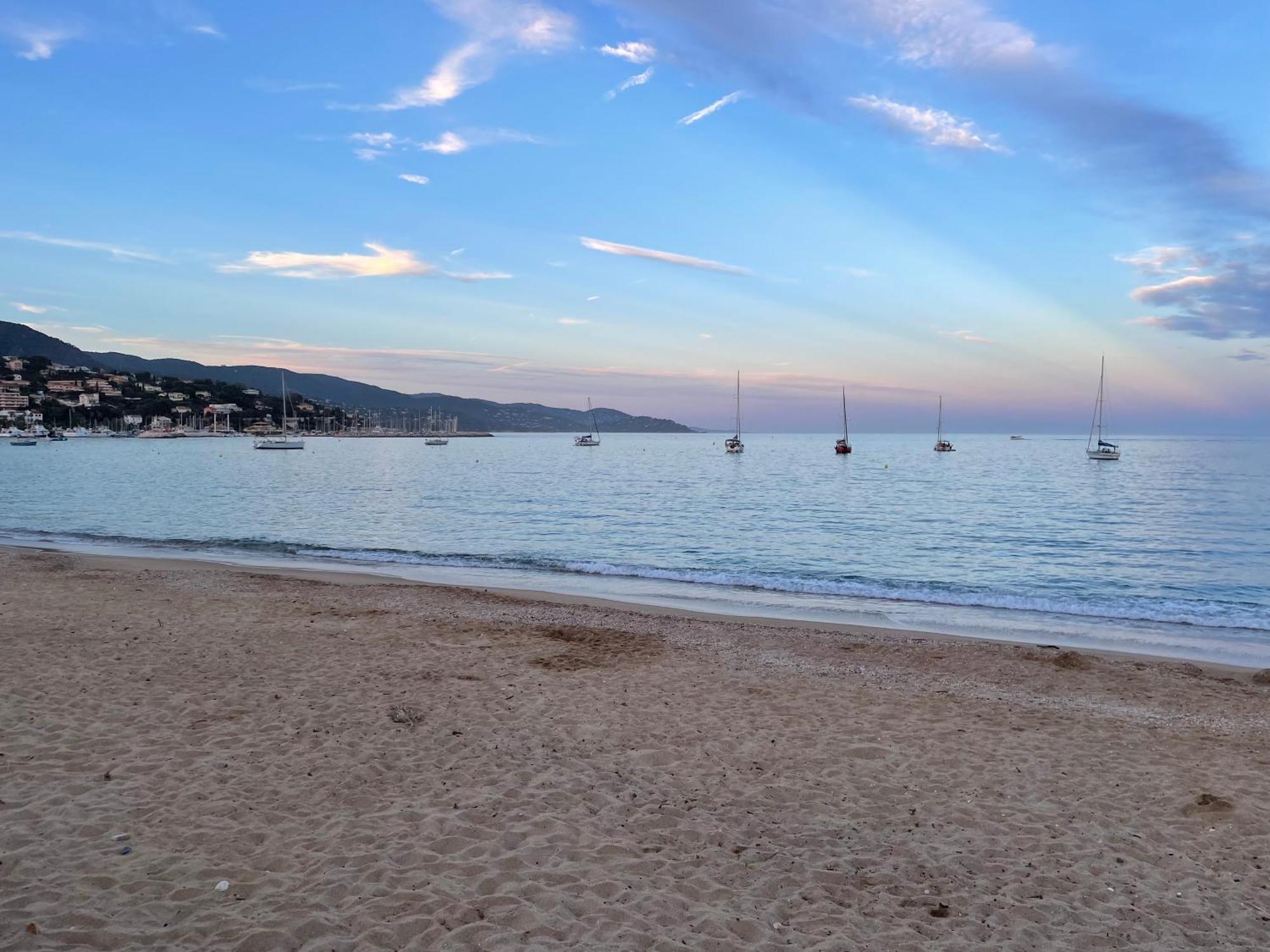 T3 A 300M Plage Avec Piscine Tennis Le Lavandou Exterior photo